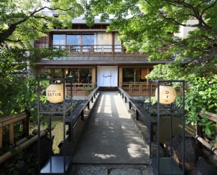 ㈱スマイルズ様 「パスザバトン京都祇園店」 外装その他工事